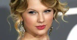 Taylor Swift at Arrivals - 51st Annual Grammy Awards, Staples Center, Los Angeles, CA 2/8/2009