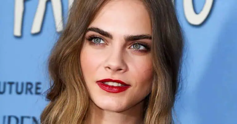 NEW YORK-JUL 21: Model/actress Cara Delevingne attends the "Paper Towns" premiere at AMC Loews Lincoln Square on July 21, 2015 in New York City.